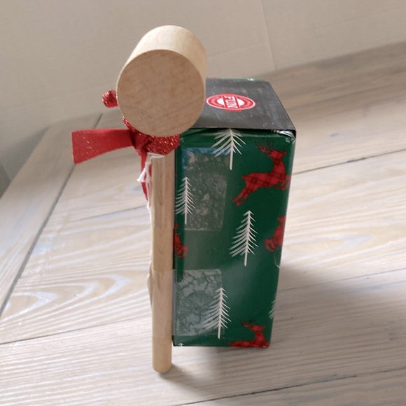 GIFT SET Silicone Pot Holders Lobster Claws with Crab Mallet in Gift Wrapped Box - Picture 3 of 13